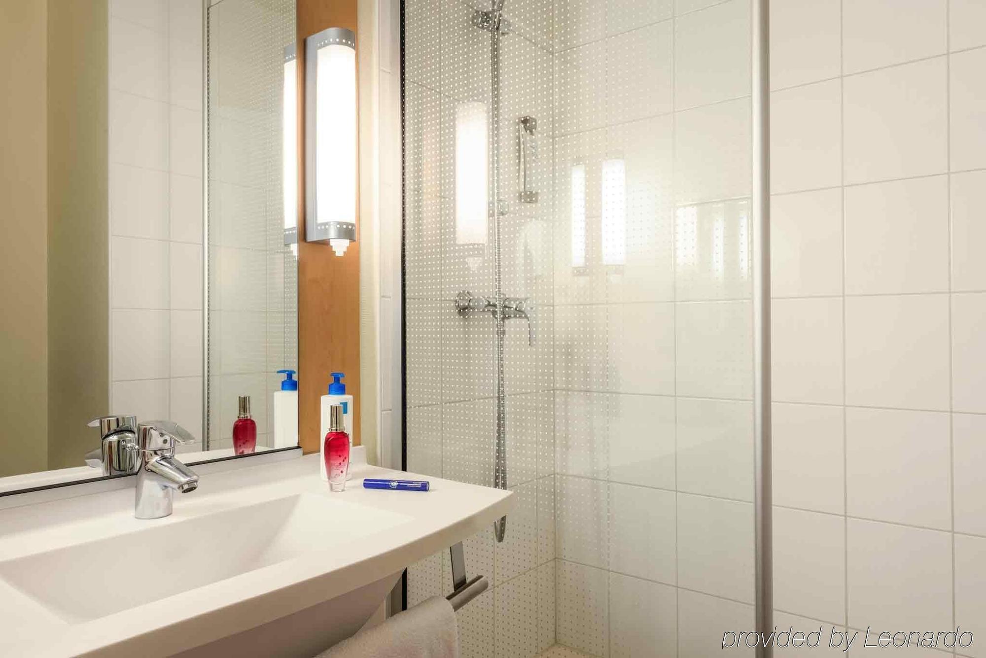 Ibis Hotel 3*